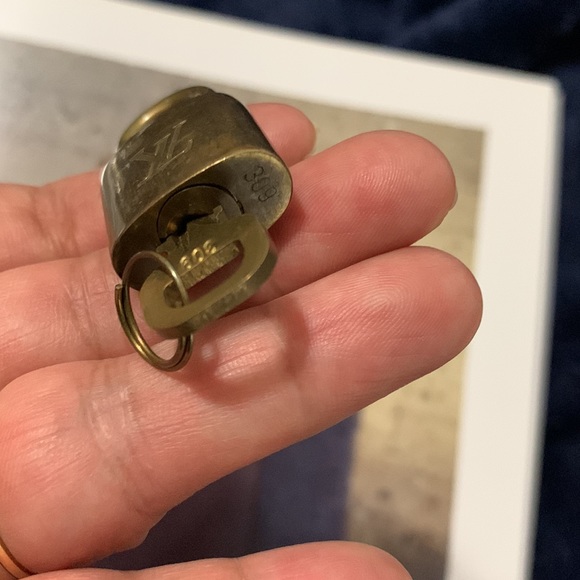 LV Lock set #309 - Picture 3 of 3